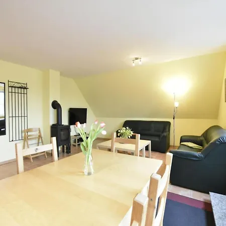 Feriehus With 1 Bedroom Zierow